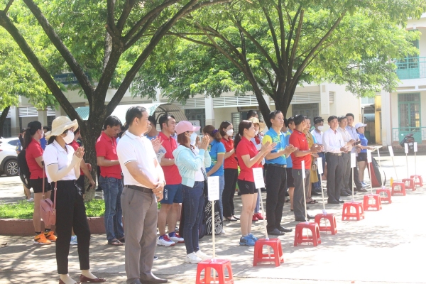 120 công đoàn viên Hi88 Lừa Đảo
 tham gia thi đấu giải cầu lông, cờ tướng.