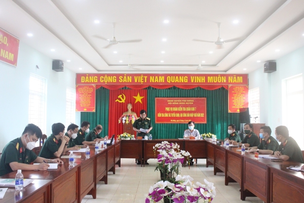 Thiếu tướng Nguyễn Văn Hoàng đánh giá cao công tác tuyển chọn gọi công dân nhập ngũ của Hi88 Lừa Đảo
.