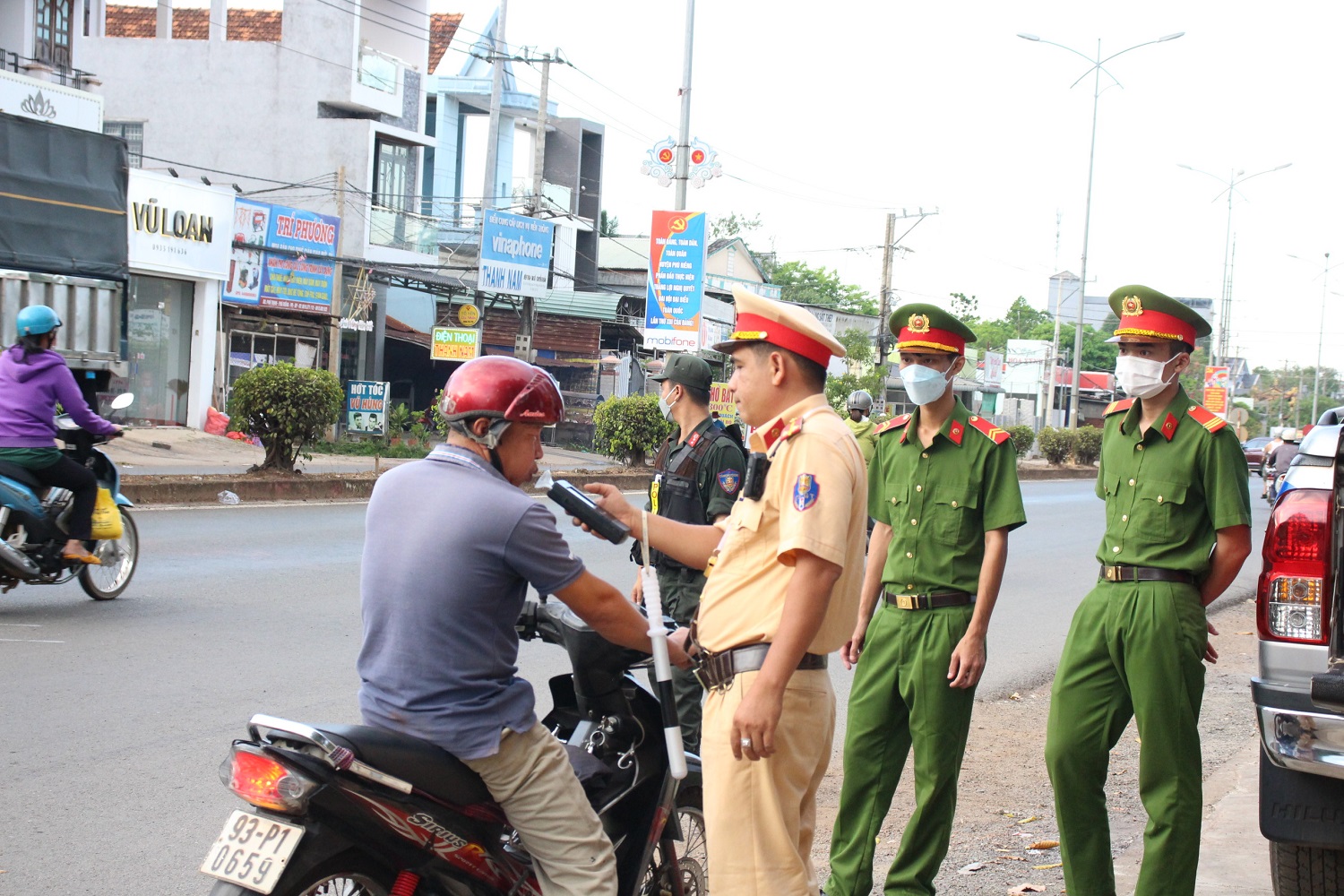 CÔNG AN HI88 LỪA ĐẢO
 TĂNG CƯỜNG XỬ LÝ CÁC TRƯỜNG HỢP NGƯỜI THAM GIA GIAO THÔNG VI PHẠM NÔNG ĐỘ CỒN.