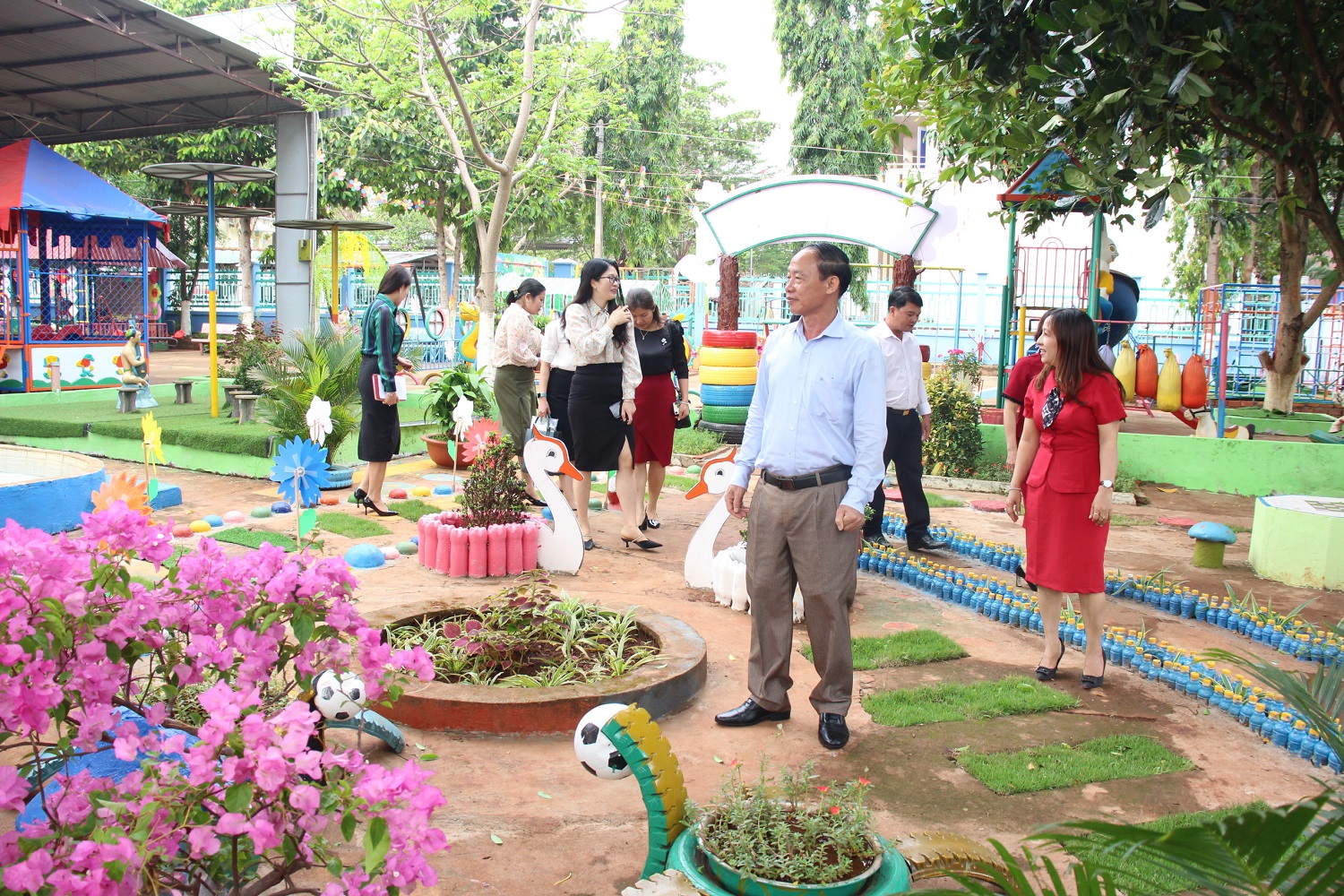 ĐÁNH GIÁ NGOÀI CÔNG NHẬN TRƯỜNG MẪU GIÁO HƯỚNG DƯƠNG ĐẠT KIỂM ĐỊNH CHẤT LƯỢNG GIÁO DỤC VÀ ĐẠT CHUẨN QUỐC GIA.