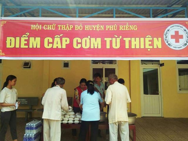 Mô hình “Bếp cơm tình thương” hoạt động trở lại